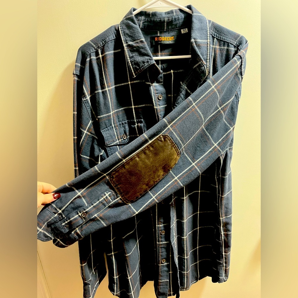 Mens XLT Ridgecut excellent condition. Bundle to save!